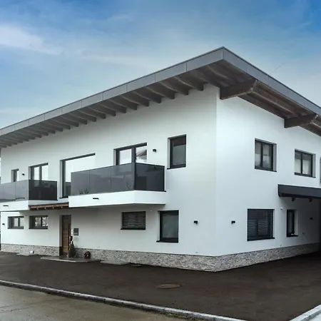 Alps Holaus Apartmán *